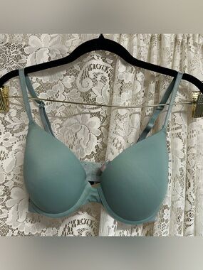 Victoria’s Secret PINK Green Wear Everywhere Push-Up Bra